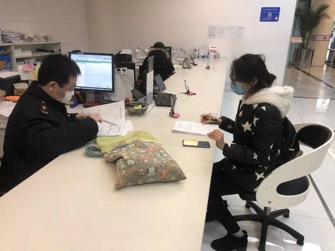 抗擊疫情，寶山市場監管“店小二”在行動——嚴把消毒器械銷售關